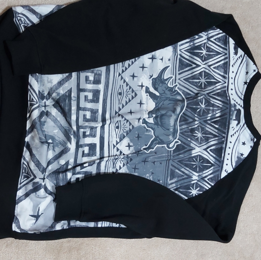 Ecko sweater